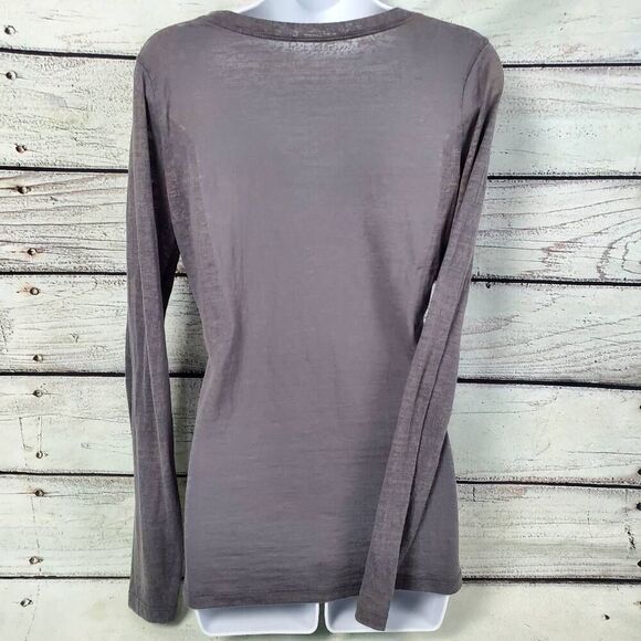 Maurices Women’s Medium Gray Long Sleeve Scoop Neck Top Lightweight Basic Tee - Picture 2 of 6